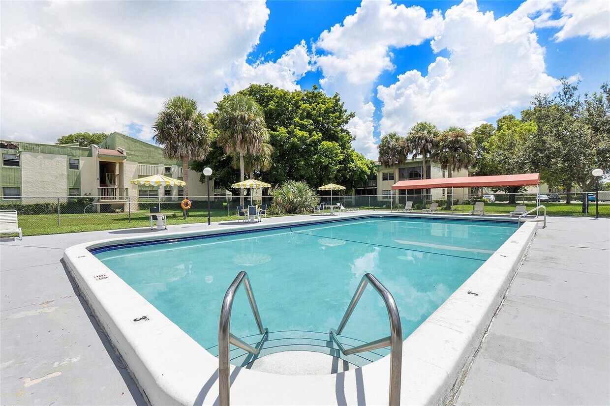 Foto principal - 4128 NW 88th Ave