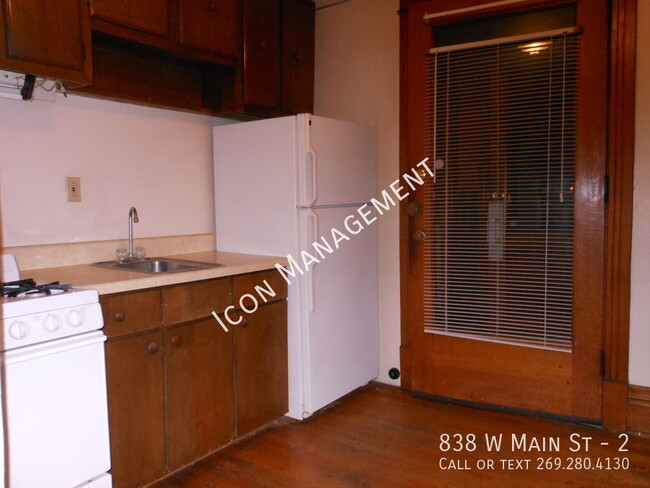 Foto del edificio - 838 W Main St