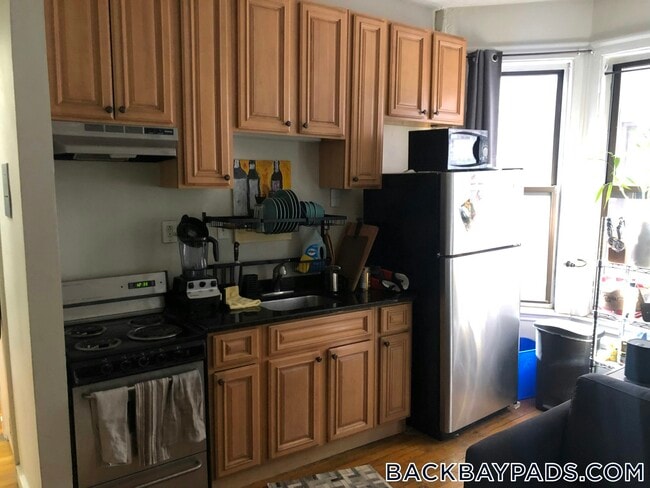 Building Photo - 384 Commonwealth Ave