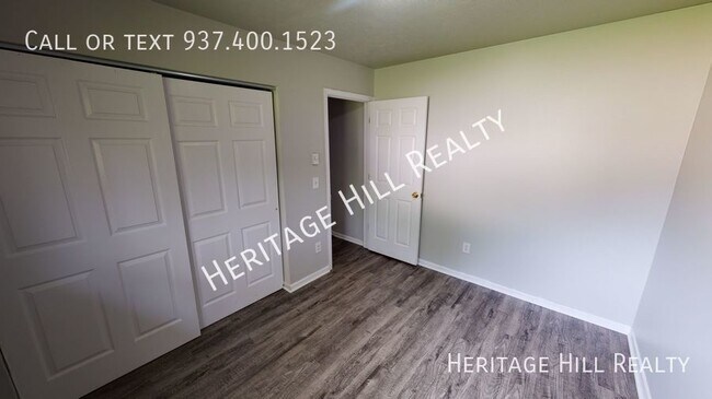 Building Photo - Updated Ranch 2 Bedroom, 1 Bath Apartment ...
