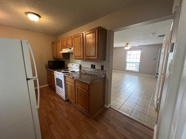 Foto del edificio - 104 N Long St