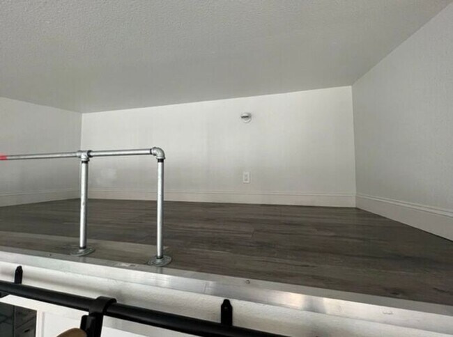 Foto del edificio - 1355 Prater Way