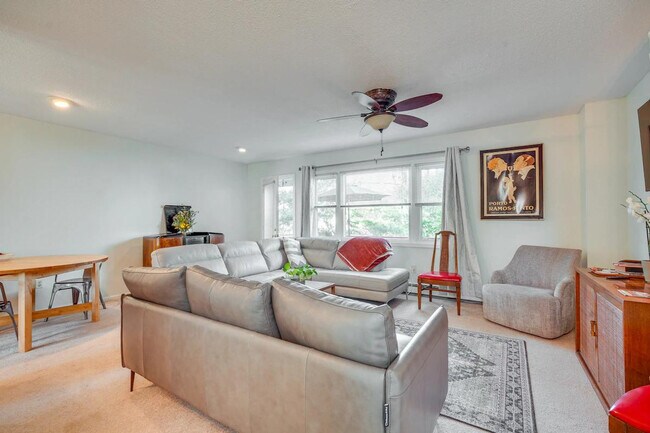 Foto del edificio - 109 Hawley Ave