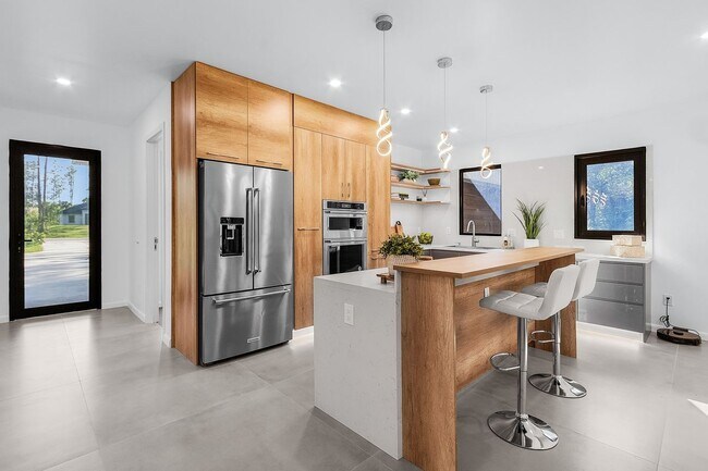 Foto del edificio - 4021 12th Ave SE