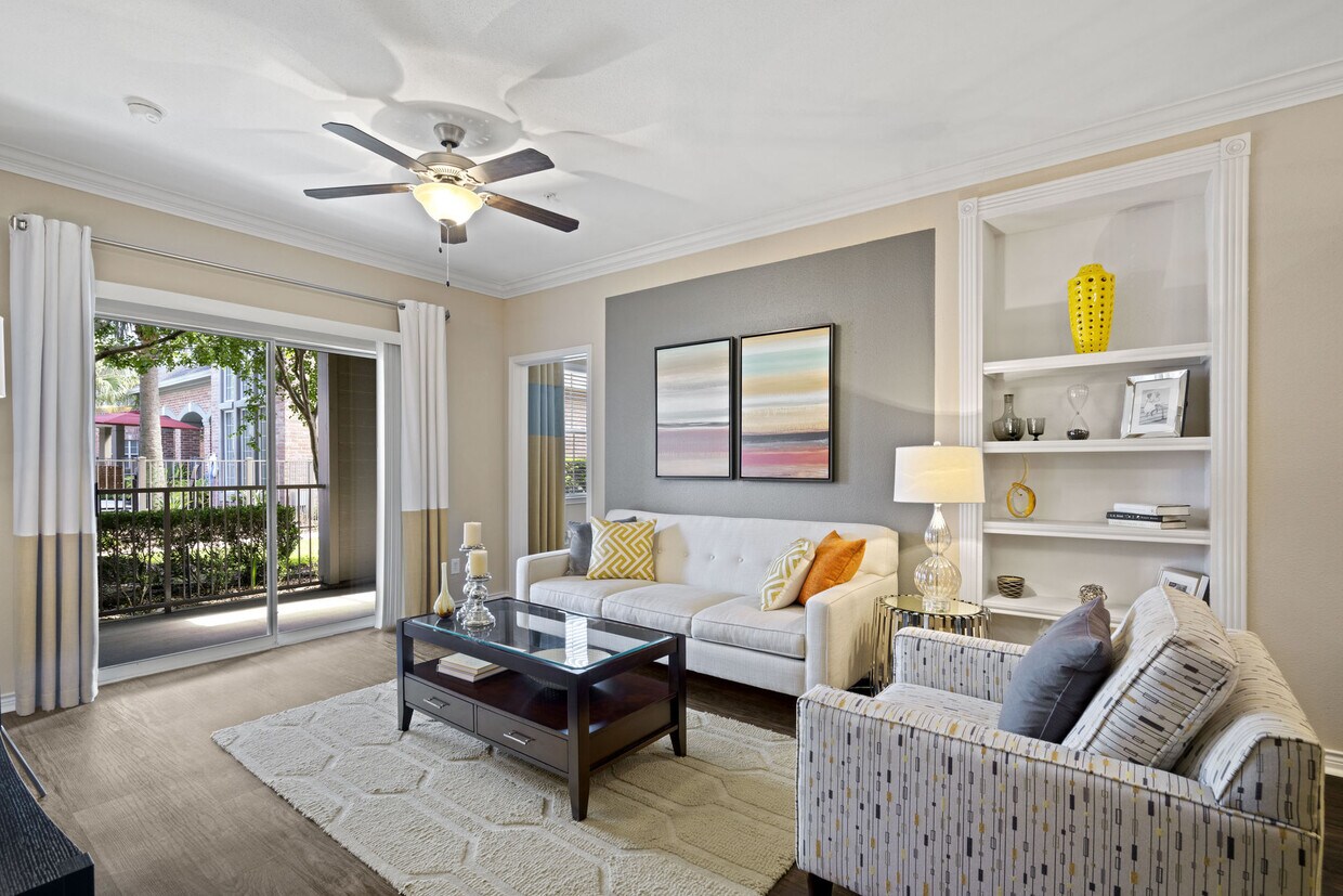 Southwind at Silverlake 9720 Broadway St Pearland, TX