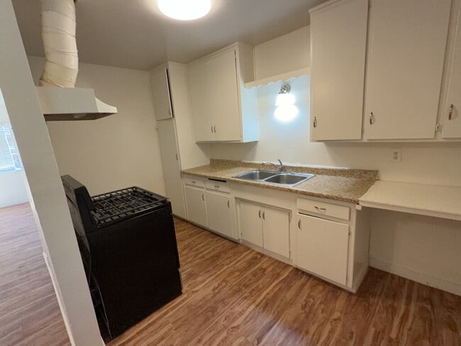 Foto del edificio - 2 Bedroom 1 Bath Duplex