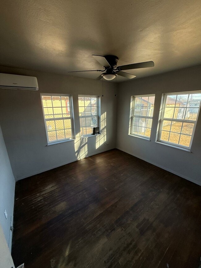 Building Photo - 303 S Fairmont St