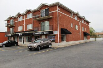 Building Photo - 5119 159th St