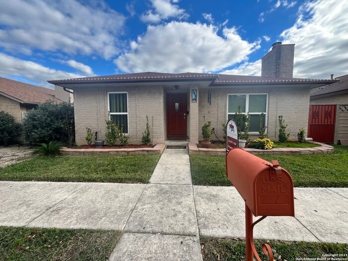 709 Meadow Arbor Ln, Universal City, TX 78148 House Rental in