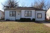 Primary Photo - 2 bed, 2 Living areas! Close to Tinker