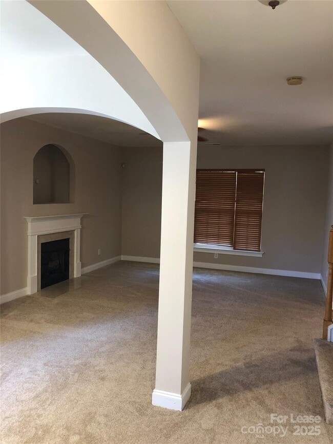 Building Photo - 7846 Jester Park Dr