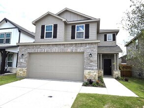 Building Photo - 2423 Carlow Ln