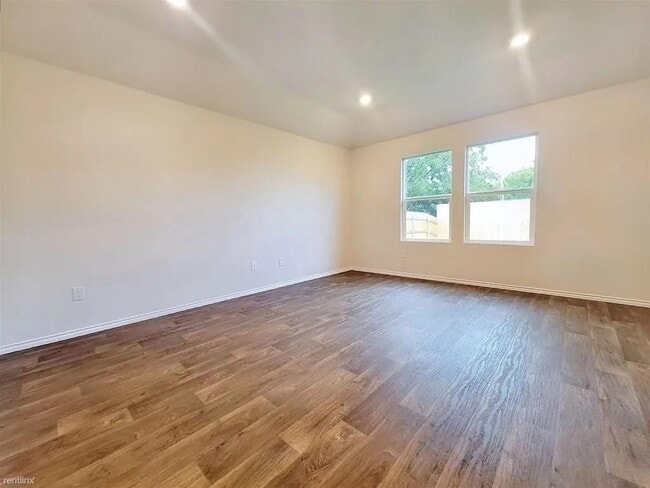 Building Photo - 14504 Fitzgibbon Dr