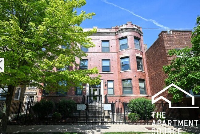 Foto del edificio - 2834 N Albany Ave