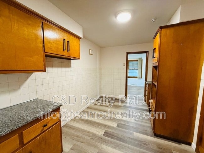 Building Photo - 426 E 200th St