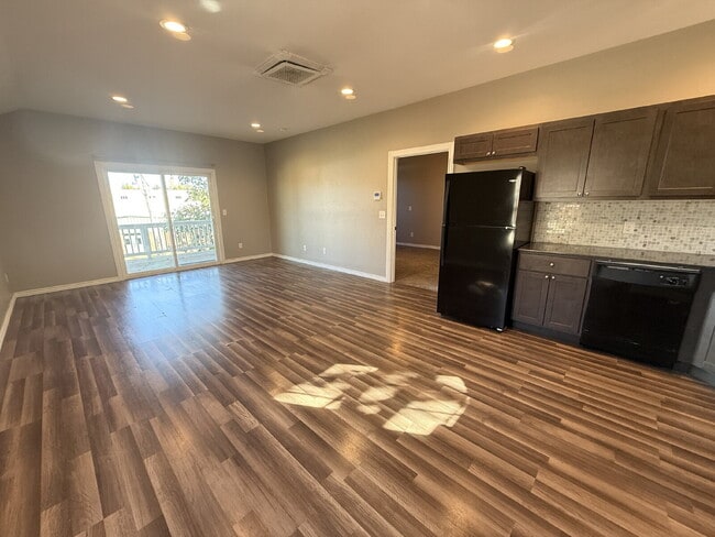 Photo - 1 Bed, 1 Bath Townhome Near Asian District