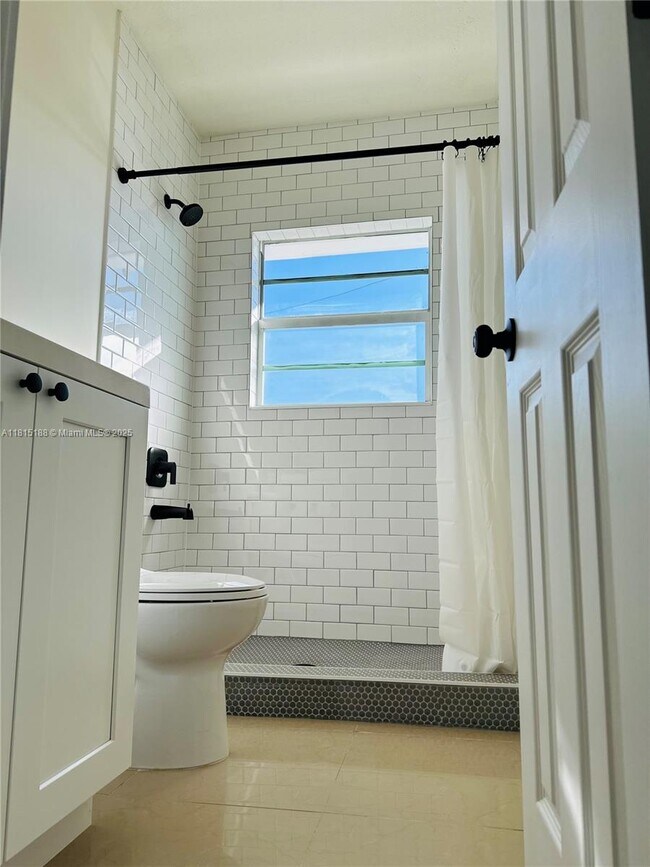 Building Photo - 8080 Tatum Waterway Dr