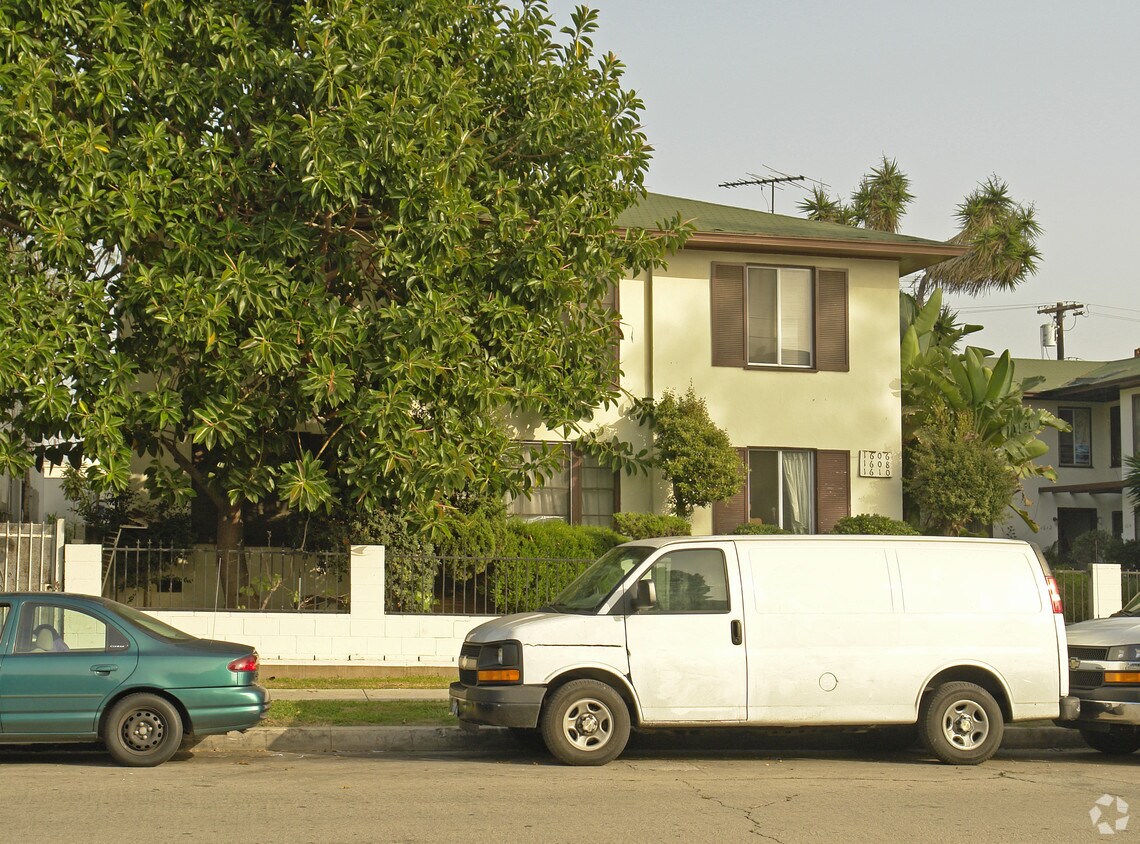 Foto del edificio - 1606 S St Andrews Pl