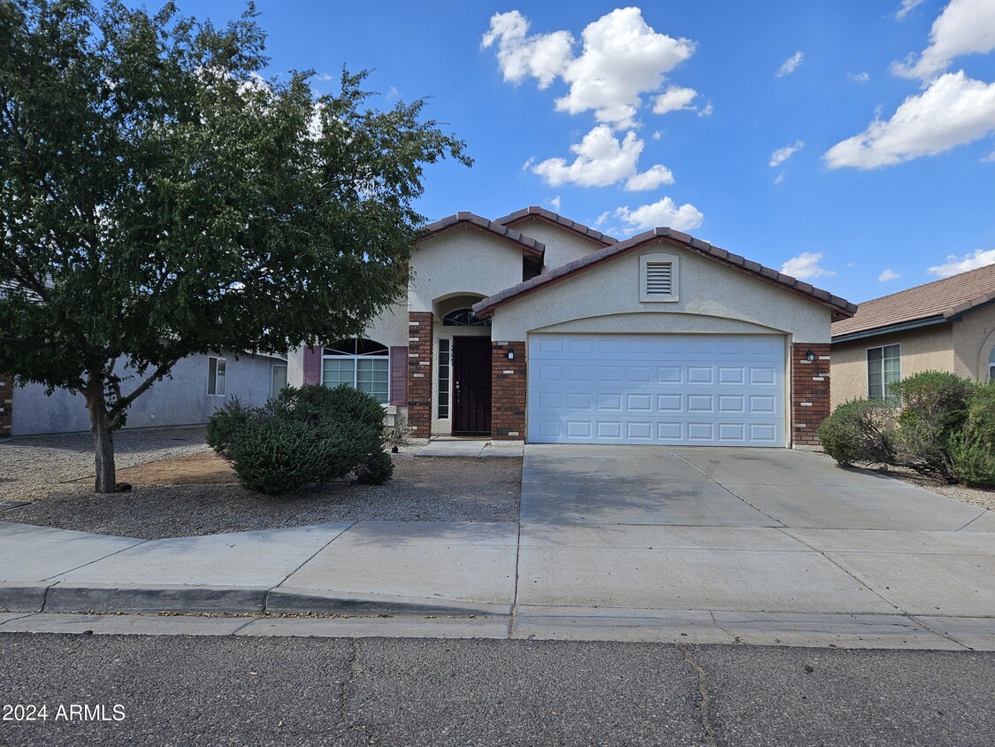Foto principal - 2728 W Wayland Rd