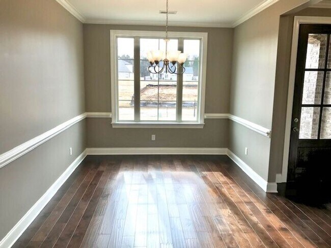 Foto del edificio - 5 Bedroom 3 Bath Home Availalbe In Oakland