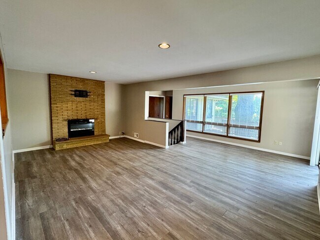 Foto del edificio - Spacious, Private Retreat in the Heart of the City
