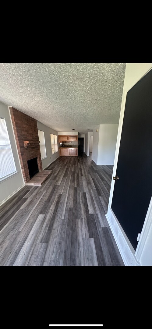 Foto del edificio - GLENBRK6737-39