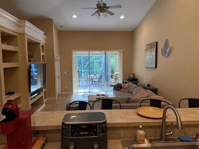 Photo - 328 W Coral Trace Cir House