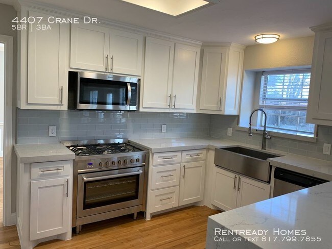 Building Photo - 4407 Crane Dr
