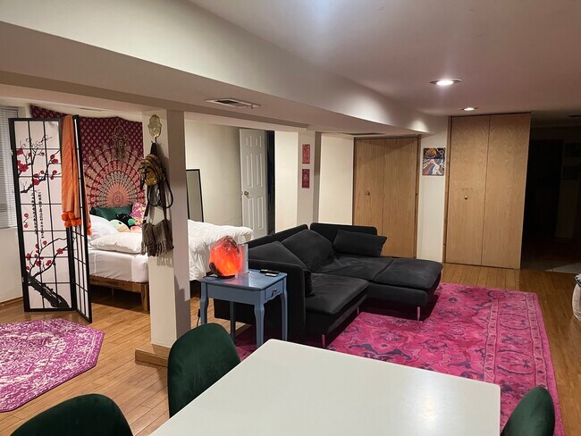 Building Photo - 2941 N Whipple St