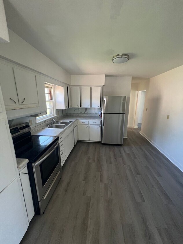 Foto principal - 320-322 W Louise St