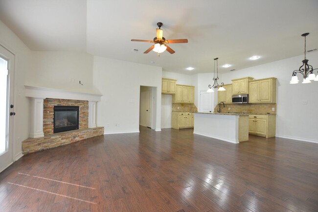 Building Photo - 6816 Oakridge Ave