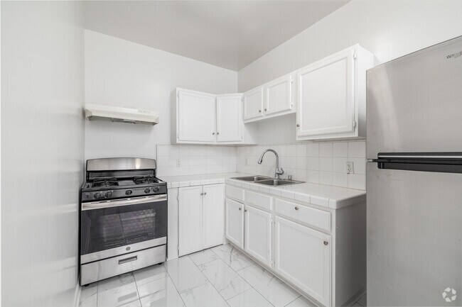 Estudio - 500 pies cuadrados - Cocina - Valdamour Apartments