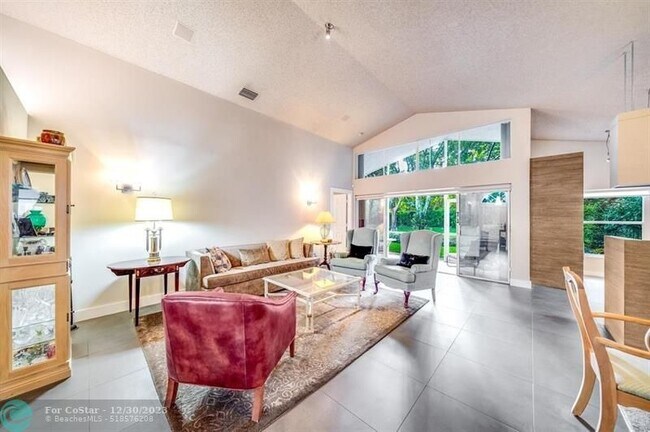 Building Photo - 7638 Charing Cross Ln
