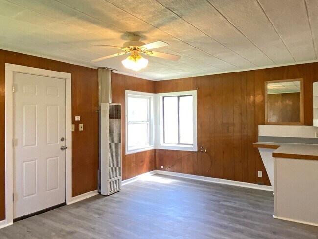 Foto del edificio - Darling One Bedroom House in the Heart of ...