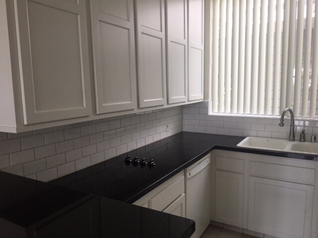 Kitchen - 16601 Marquez Ave