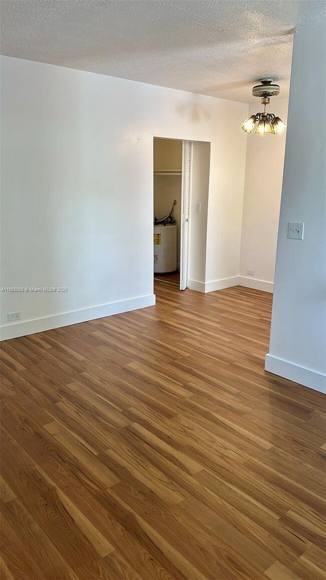 Foto del edificio - 70 NW 77th St