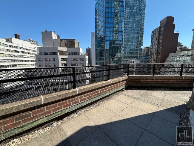 Building Photo - EAST 57 STREET