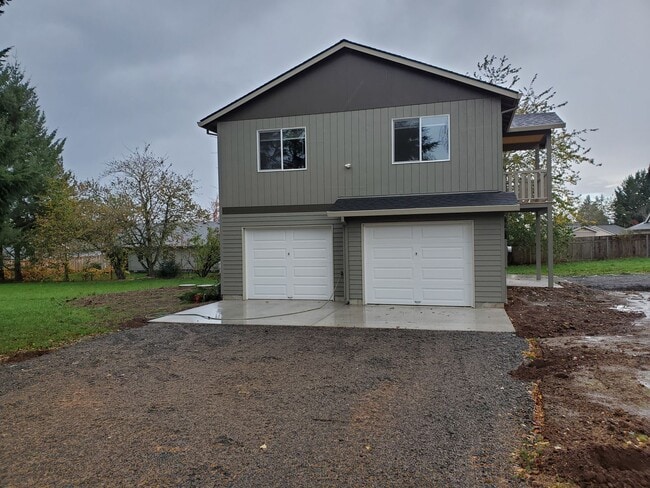 Foto del edificio - Newer Construction 2 Bedroom, 1 Bathroom, OREGON CITY Ready To Lease!