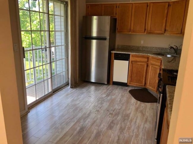 Building Photo - 1282 Mulberry Dr