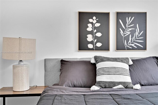 Foto del edificio - 1841 SW 29th Ave