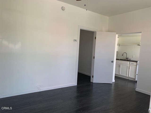 Building Photo - 1430 W 60th St