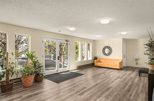 Building Photo - 4800 Fauntleroy Way SW