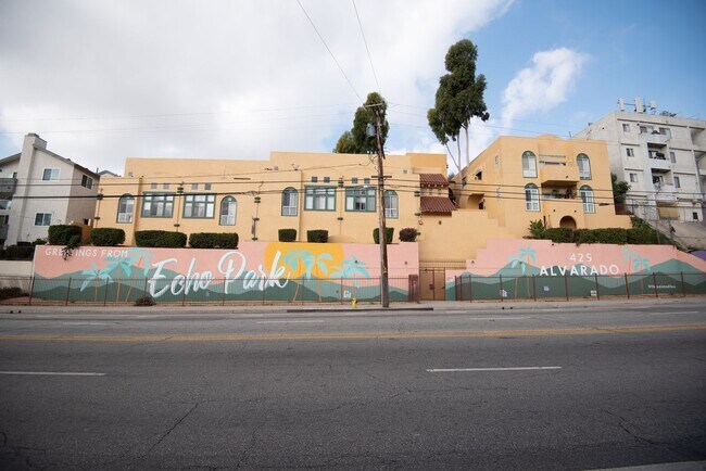 Building Photo - 425 N Alvarado St