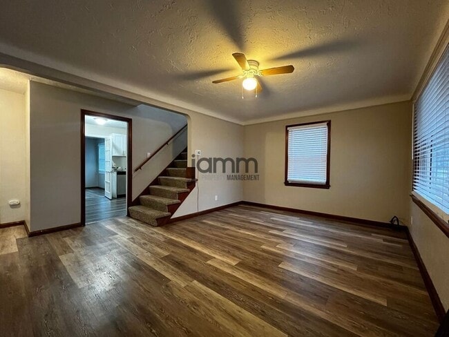 Foto del edificio - 18713 Waterbury Ave