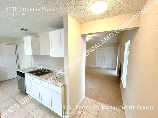 Building Photo - **APPLICATION RECEIVED** AVAILABLE NOW! 3 ...