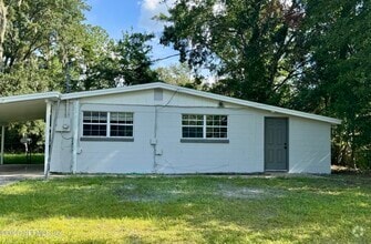 Building Photo - 7054 Red Robin Dr