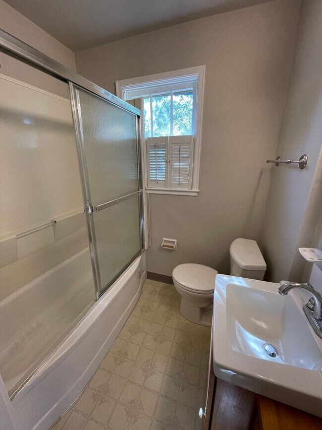 Foto del edificio - 801 S Menlo Avenue