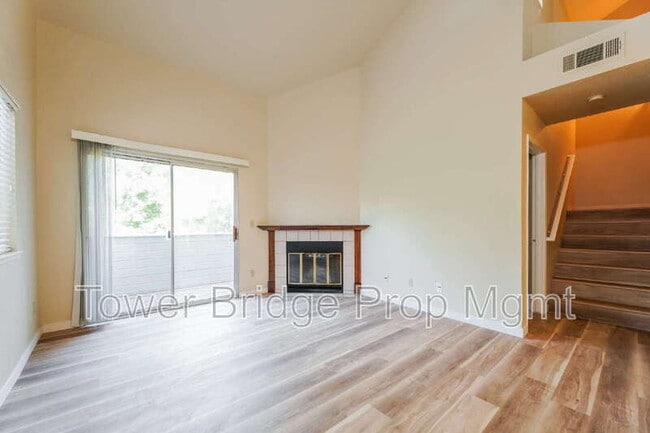 Building Photo - 1019 Dornajo Way
