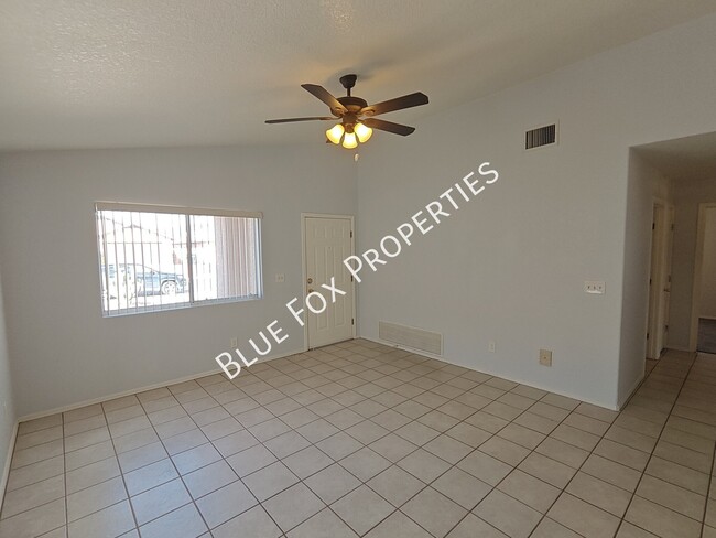 Building Photo - 7960 S Lennox Ln