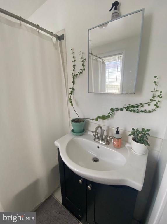 Building Photo - 1324 Pine St